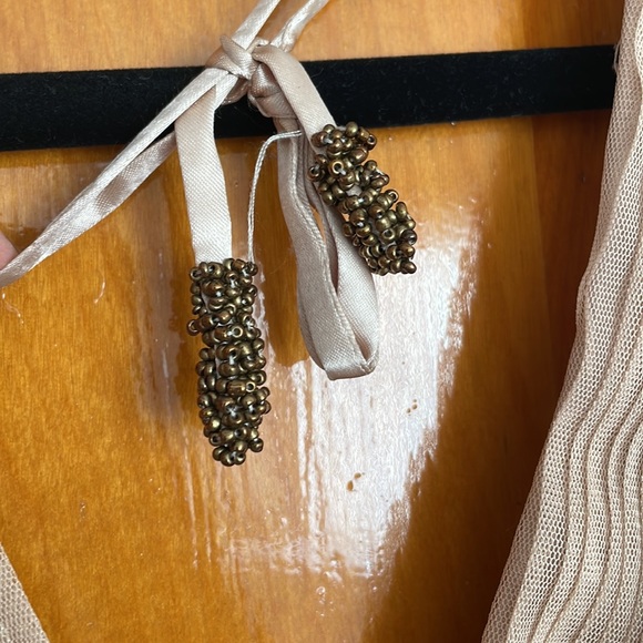 Halter gold/beige dress. Pleated. In perfect condition. - Picture 3 of 6